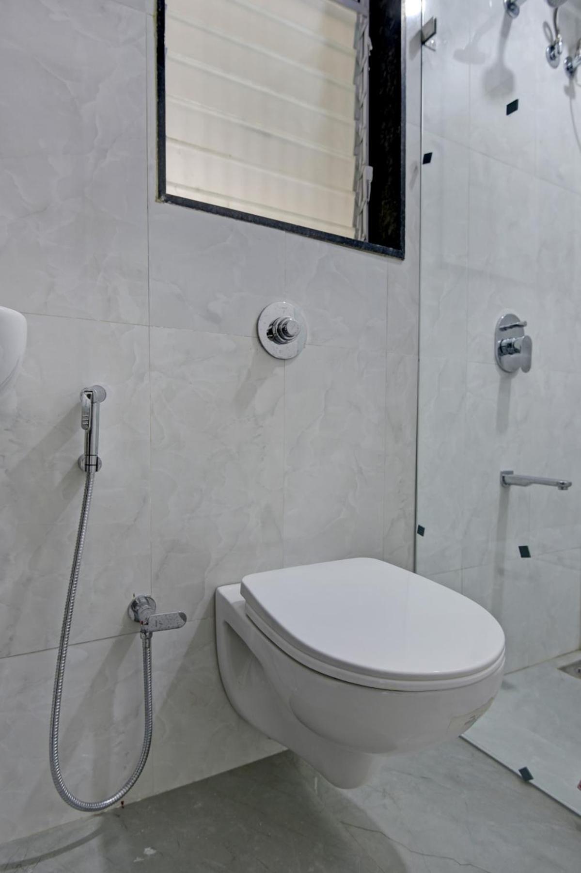 Hsquare Luxury Apartments Goregaon Mumbai Exterior photo